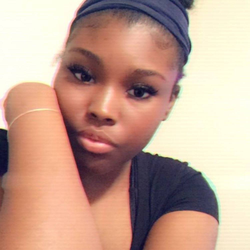 Meet your Posher, Laryssa